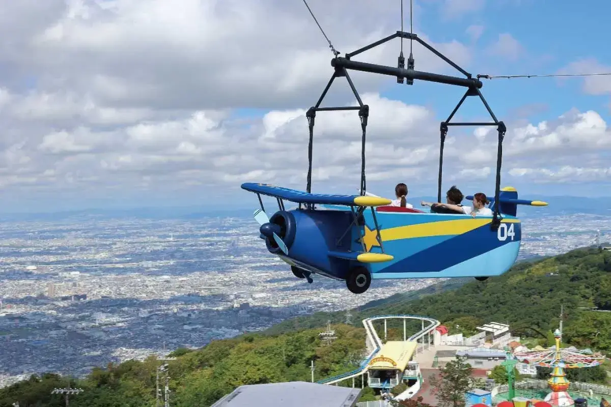 Ikoma Sanjo Amusement Park free Wi-Fi and analytics powered by PicoCELA