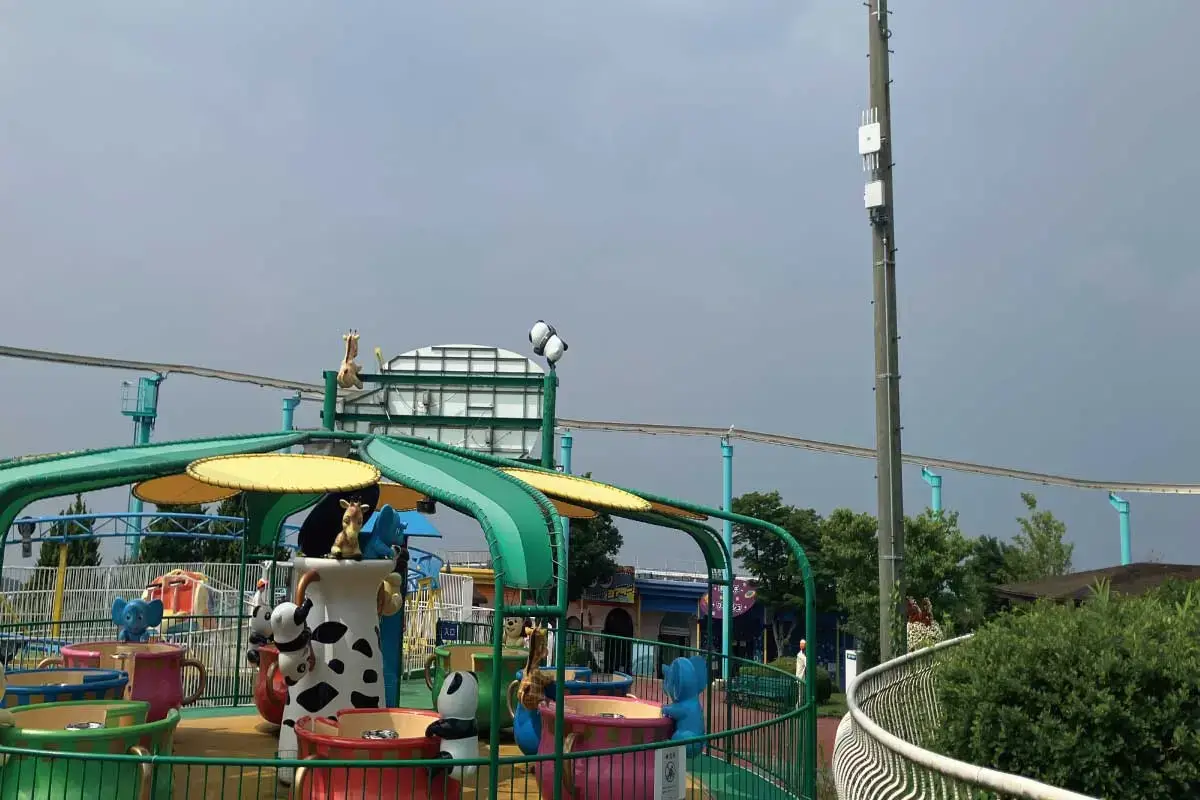 High-altitude wireless mesh at Ikoma Sanjo Amusement Park